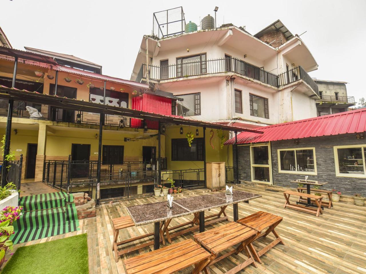Oyo 7905 Holiday Inn Dalhousie Exterior foto