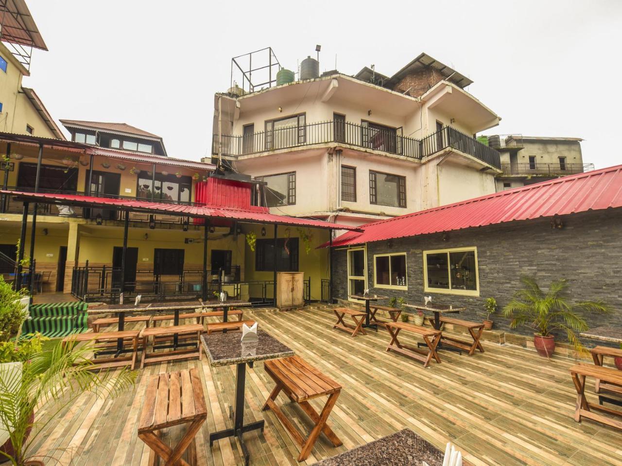 Oyo 7905 Holiday Inn Dalhousie Exterior foto